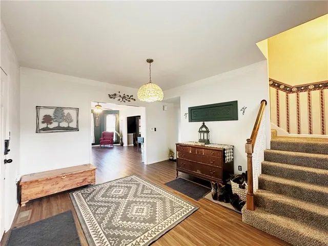 $349,900 | 801 East Pearl Street, Harrisonville, MO 64701