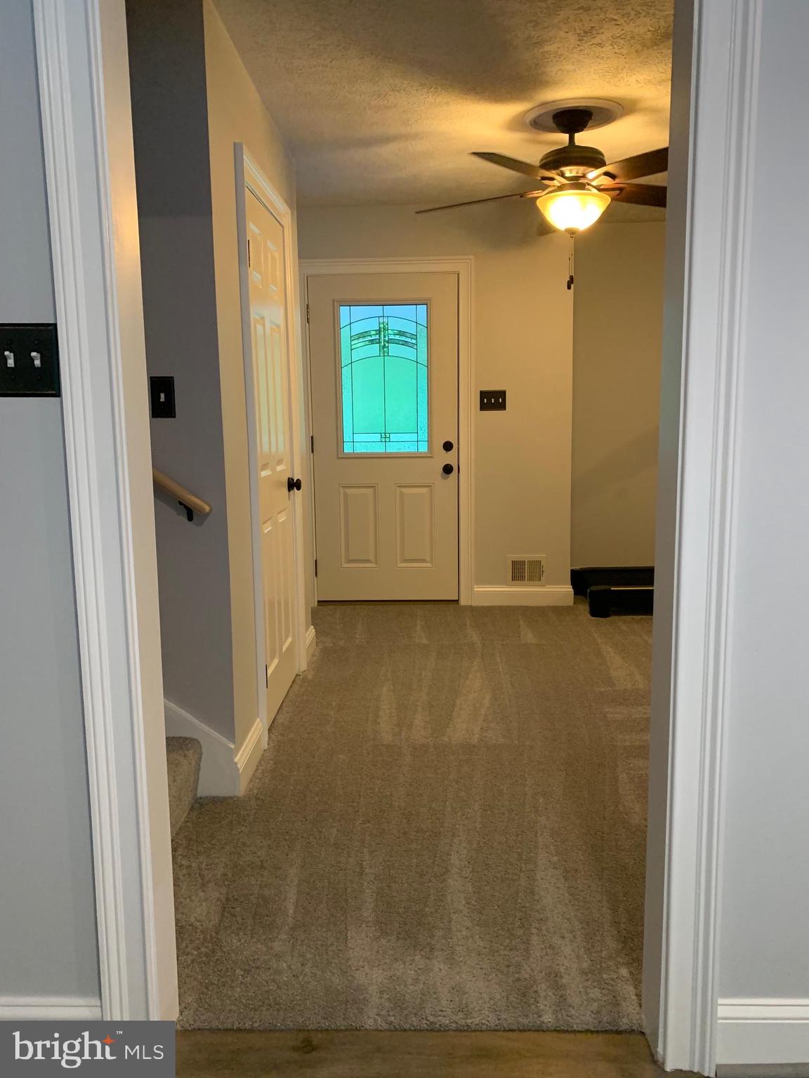 8003 Ronald Road Manassas, VA 20112 - Photo 11 of 47 Foyer