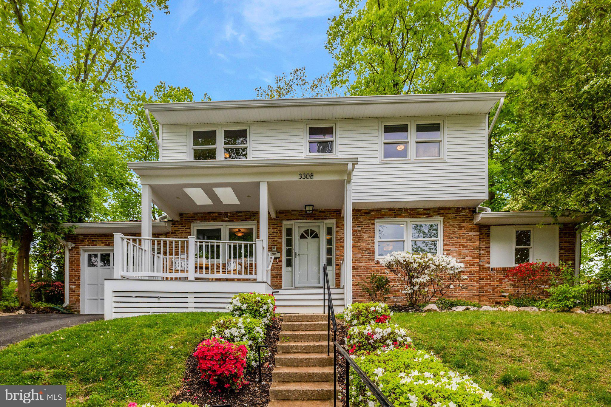 Updated Colonial In Sought After Mantua