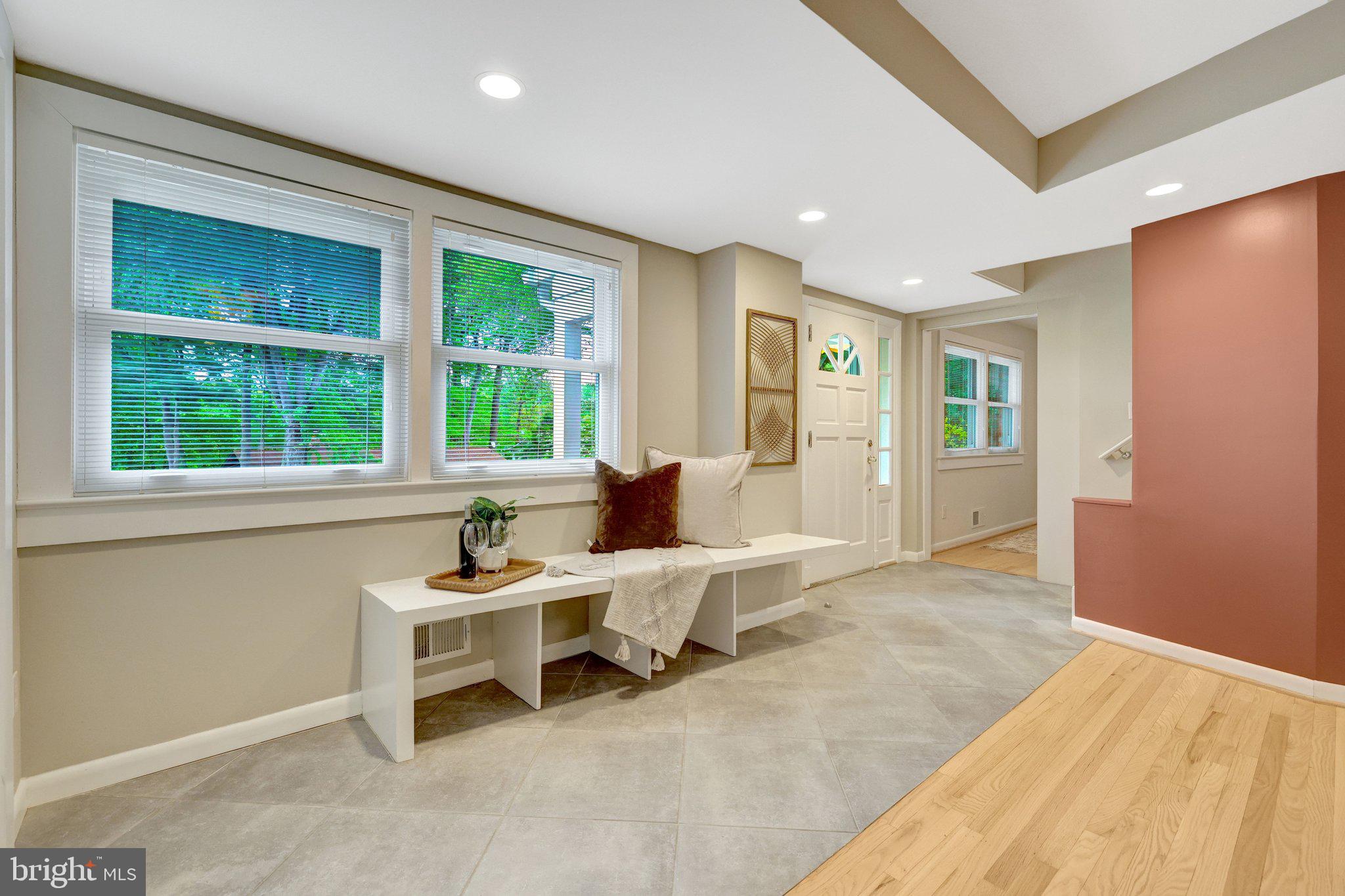 3308 Rocky Mt Road Fairfax, VA 22031 - Photo 16 of 65 From the living room : built in bench