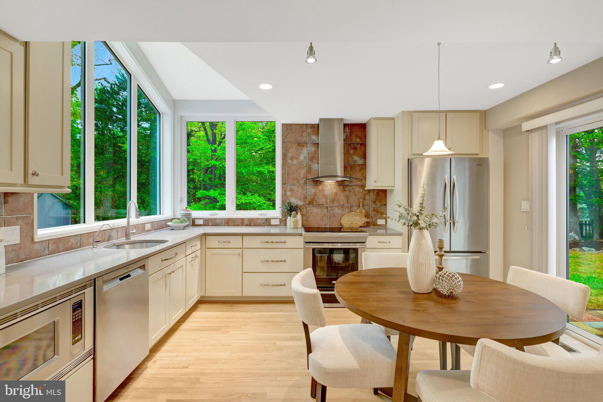 3308 Rocky Mt Road Fairfax, VA 22031 - Photo 19 of 65 Stylish kitchen