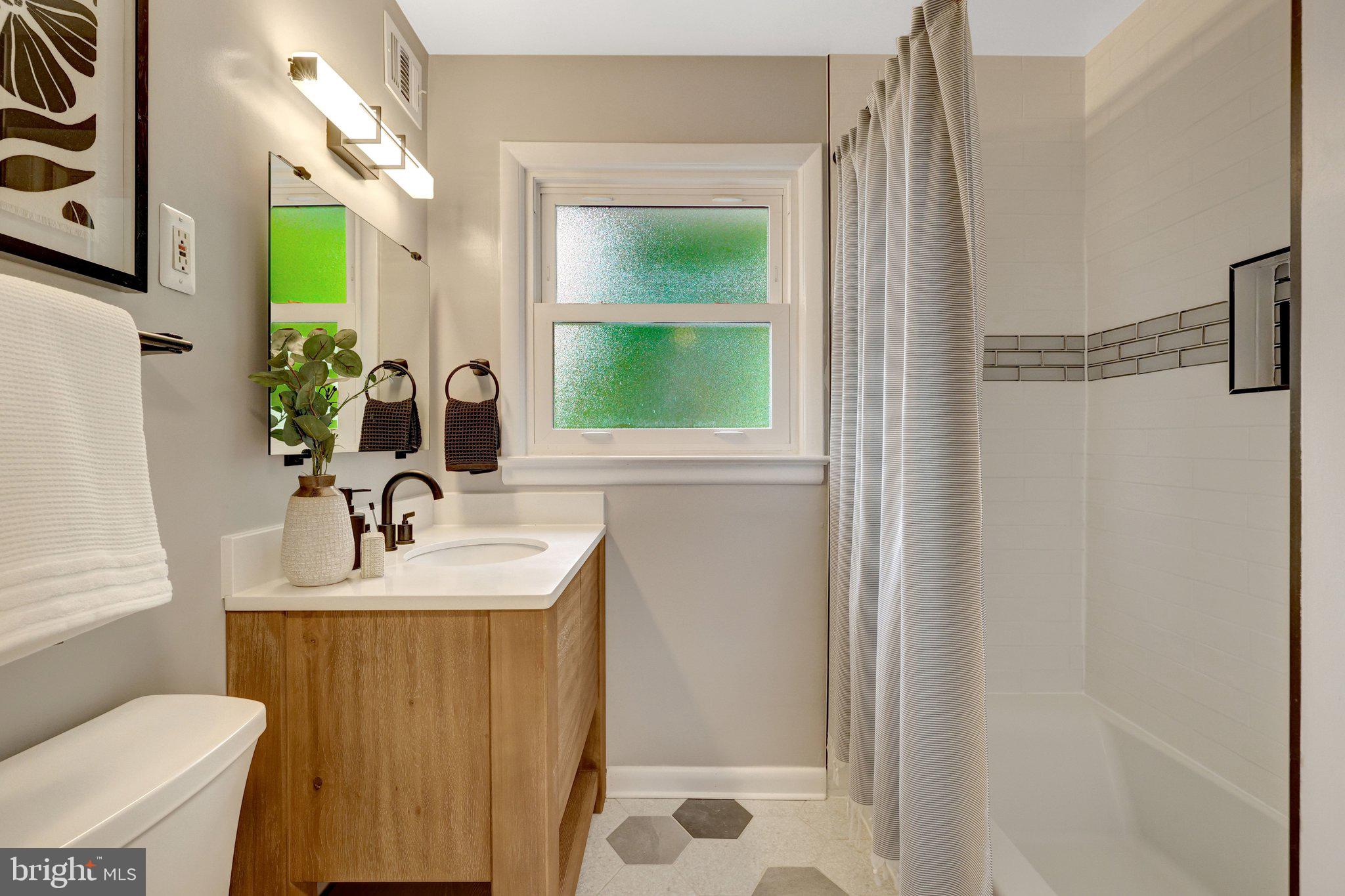 3308 Rocky Mt Road Fairfax, VA 22031 - Photo 45 of 65 Bathroom 2