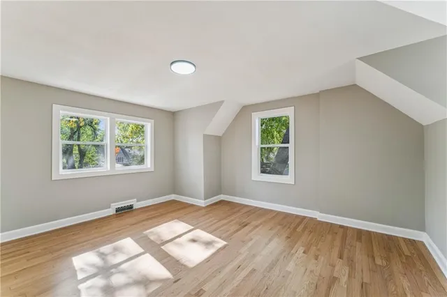 $415,000 | 209 East 72 Terrace, Kansas City, MO 64114