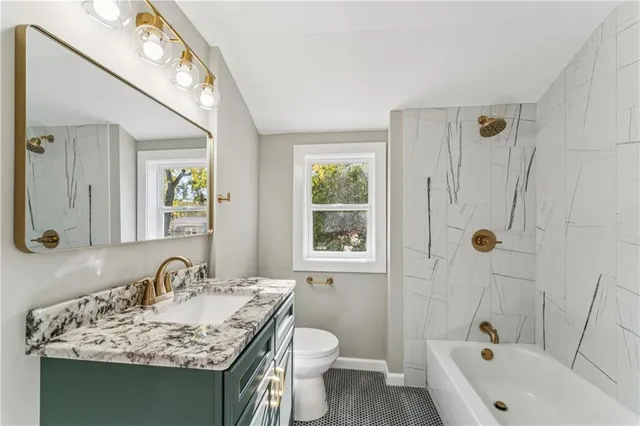 $415,000 | 209 East 72 Terrace, Kansas City, MO 64114