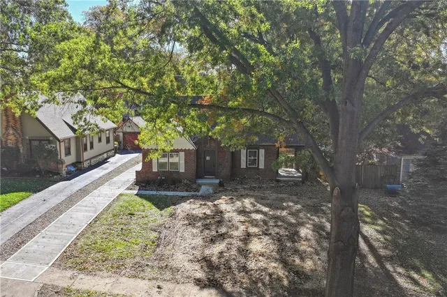 $415,000 | 209 East 72 Terrace, Kansas City, MO 64114