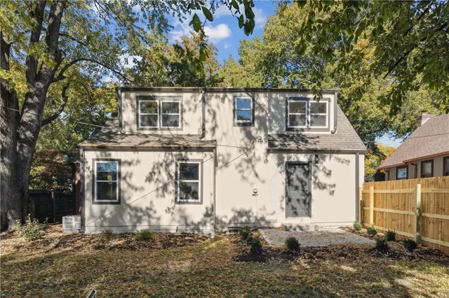 $415,000 | 209 East 72 Terrace, Kansas City, MO 64114