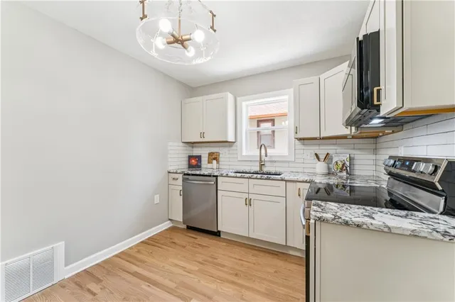 $415,000 | 209 East 72 Terrace, Kansas City, MO 64114