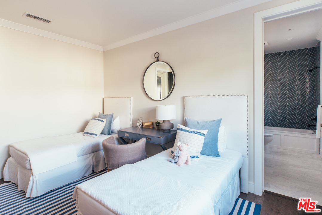 4547 Simpson Avenue Studio City, CA 91607 - Photo 35 of 48