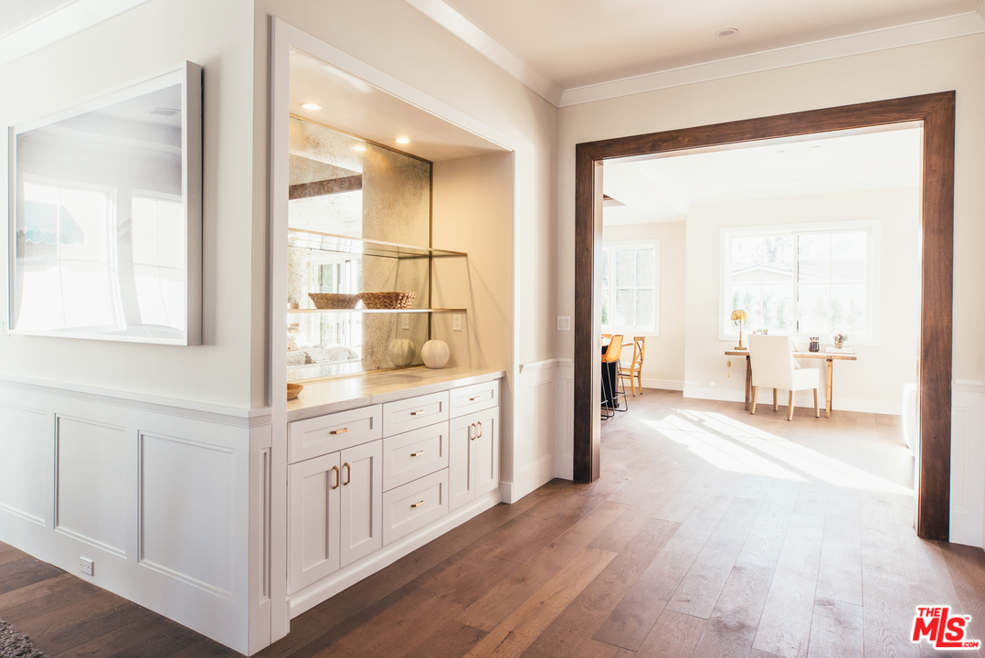 4547 Simpson Avenue Studio City, CA 91607 - Photo 6 of 48