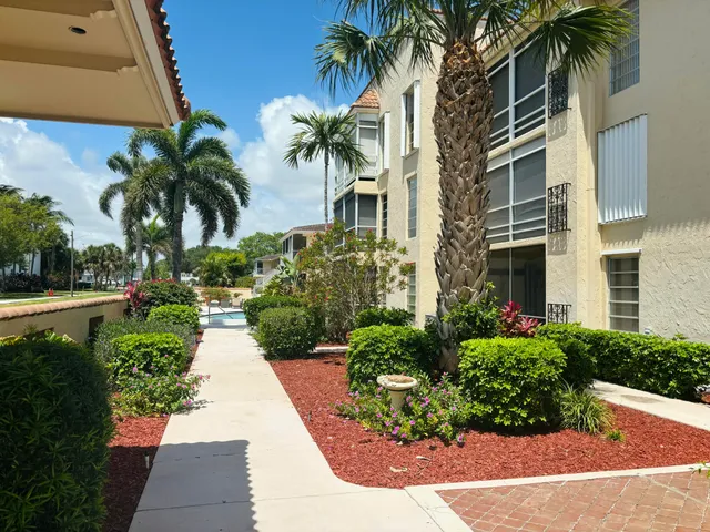 $197,000 | 331 Southwest 8th Street, Unit 2CE, Boca Raton, FL 33432