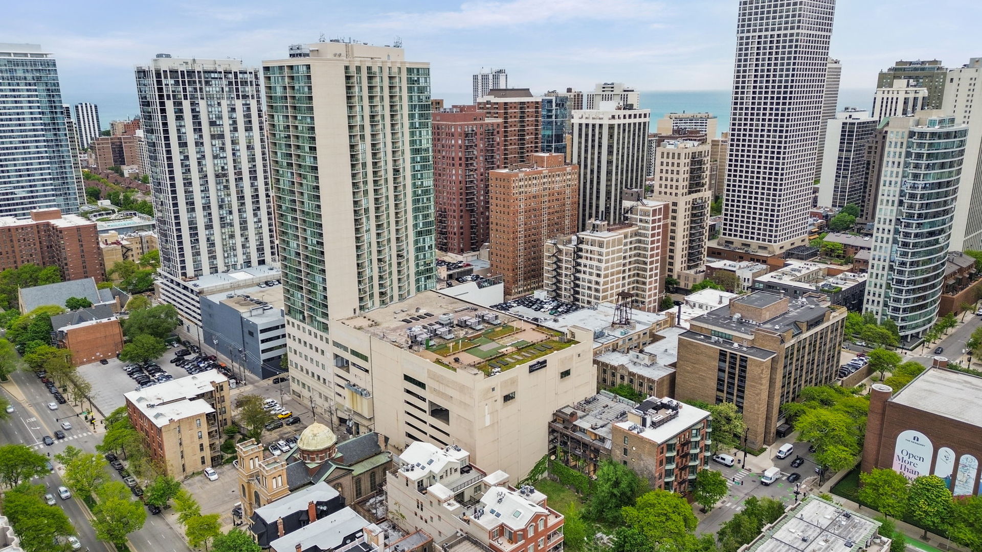 111 West Maple Street, Unit 1807 Chicago, IL 60610 - Photo 8 of 36