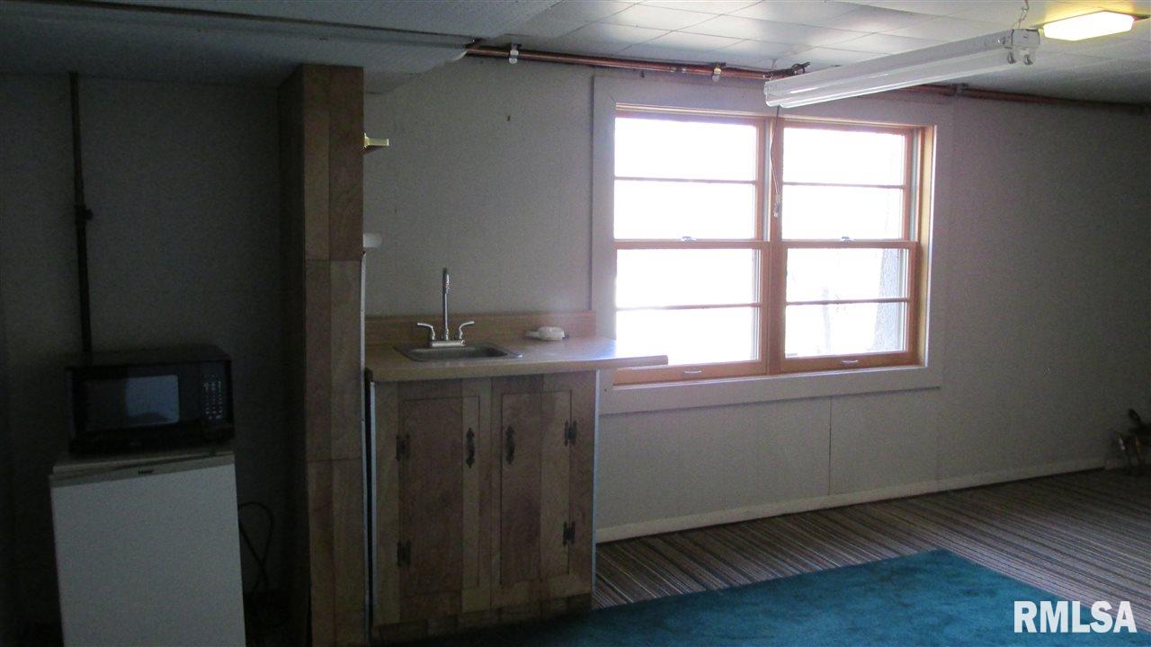 2701 Blackhawk Road Rock Island, IL 61201 - Photo 13 of 24 Gallery Image 13