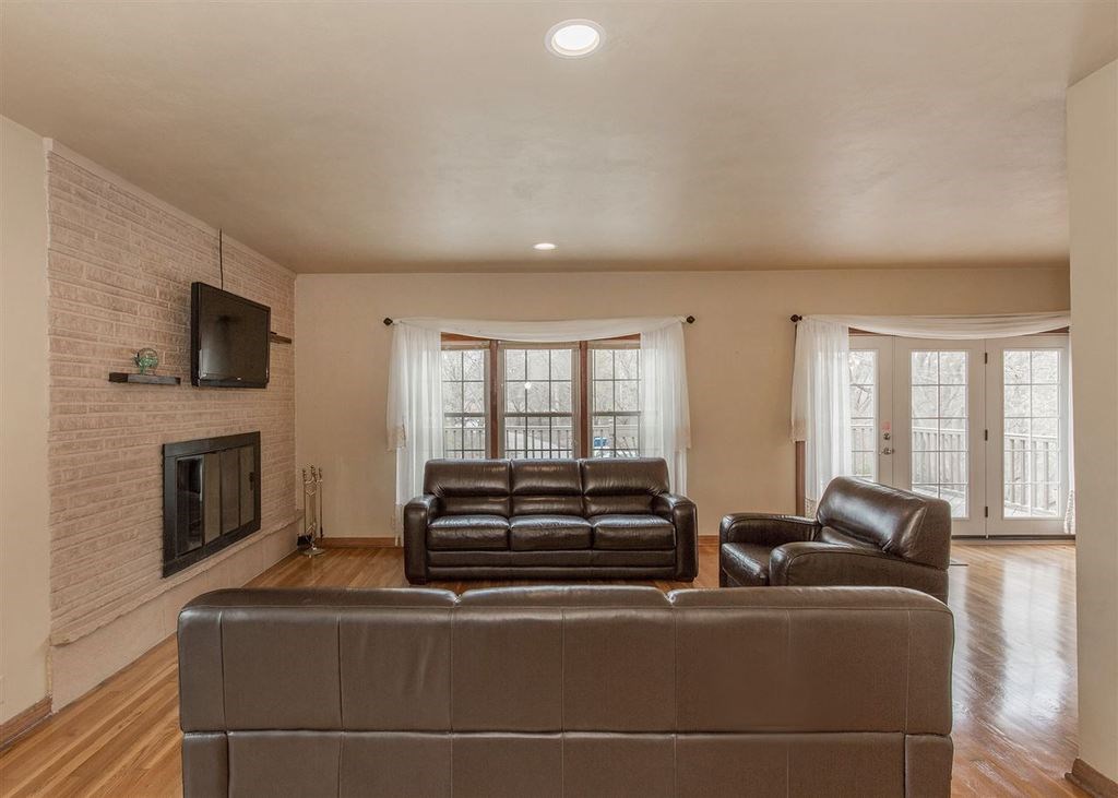 2701 Blackhawk Road Rock Island, IL 61201 - Photo 6 of 24 Gallery Image 6