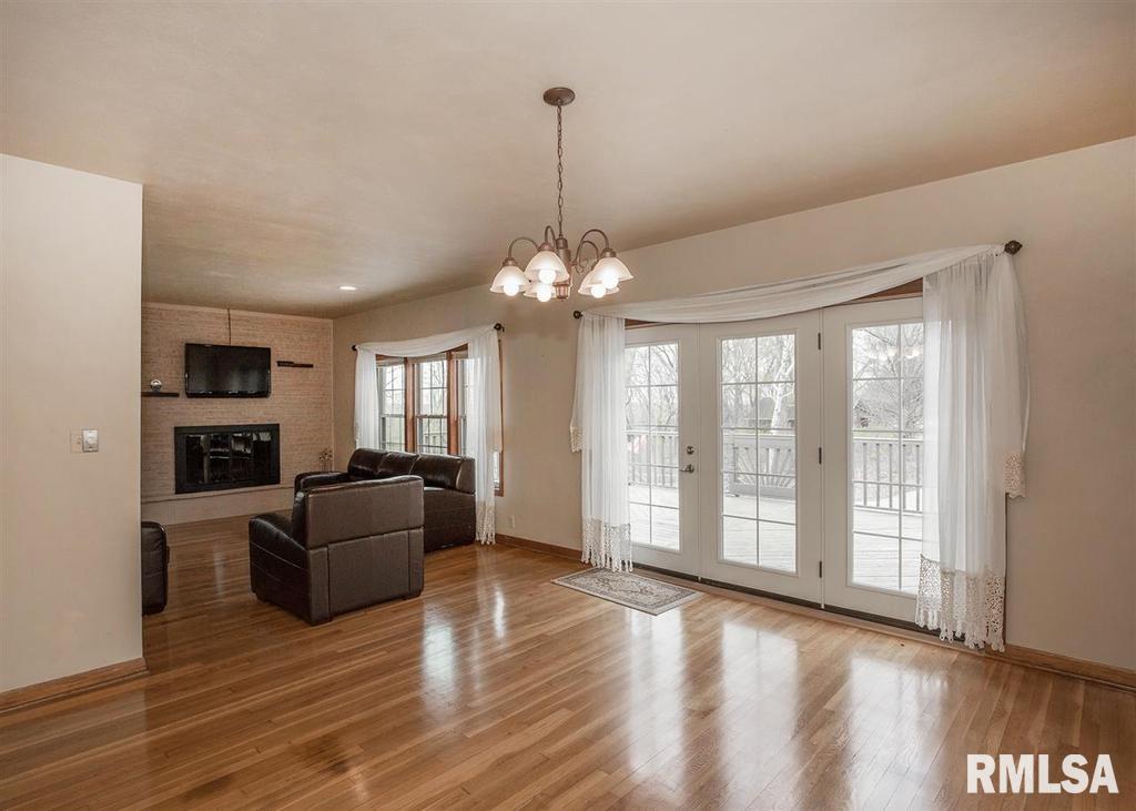 2701 Blackhawk Road Rock Island, IL 61201 - Photo 8 of 24 Gallery Image 8