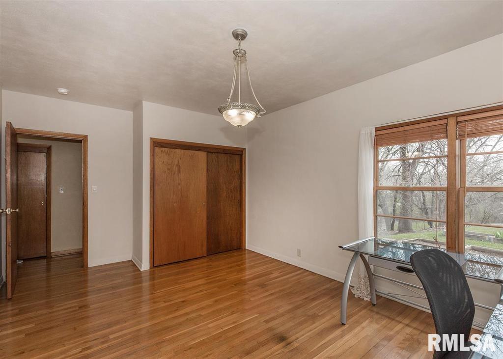 2701 Blackhawk Road Rock Island, IL 61201 - Photo 10 of 24 Gallery Image 10