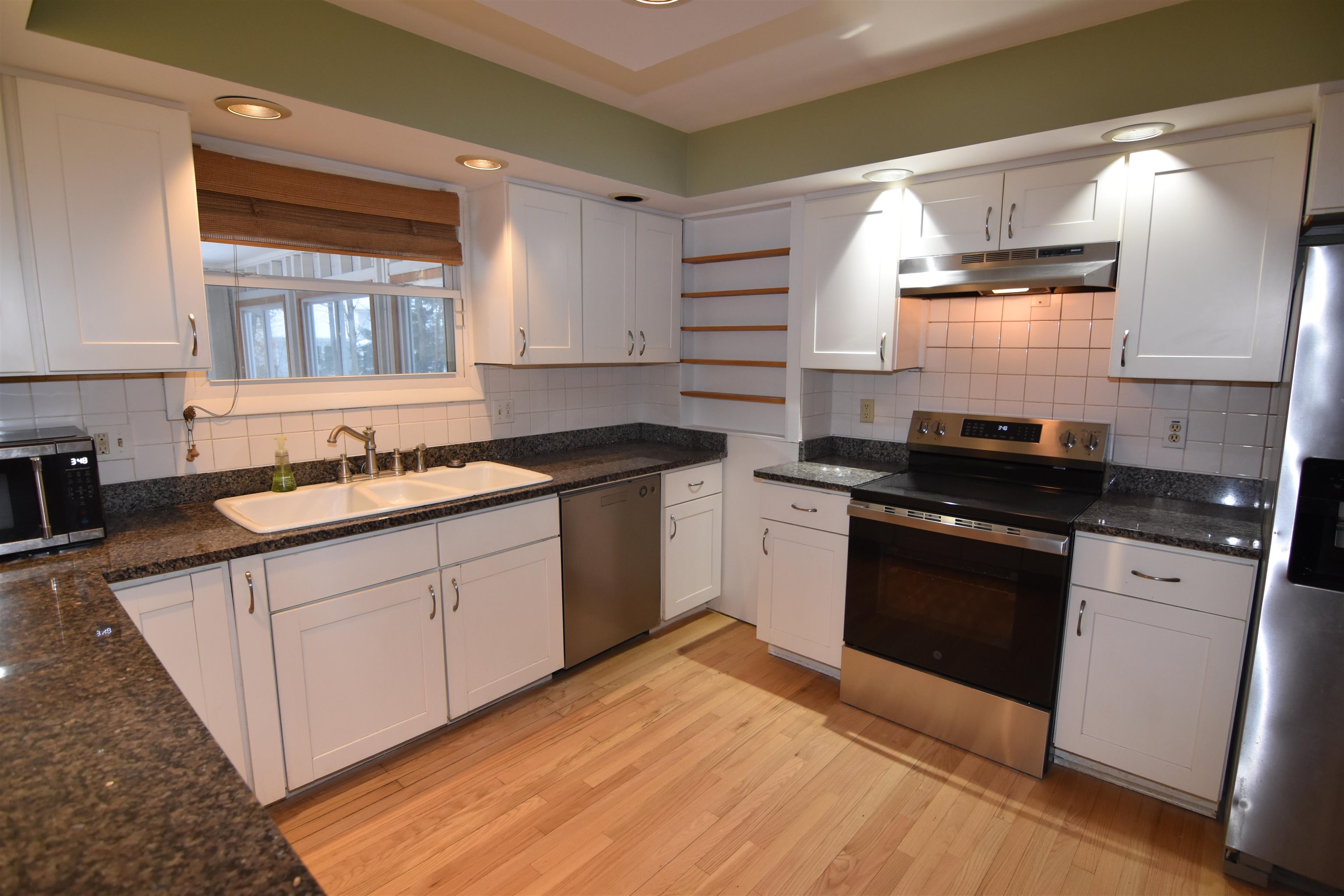 19 Rustic Drive Essex, VT 05452 - Photo 8 of 59