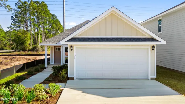 $289,900 | 125 Chateau Lane, Port St. Joe, FL 32456