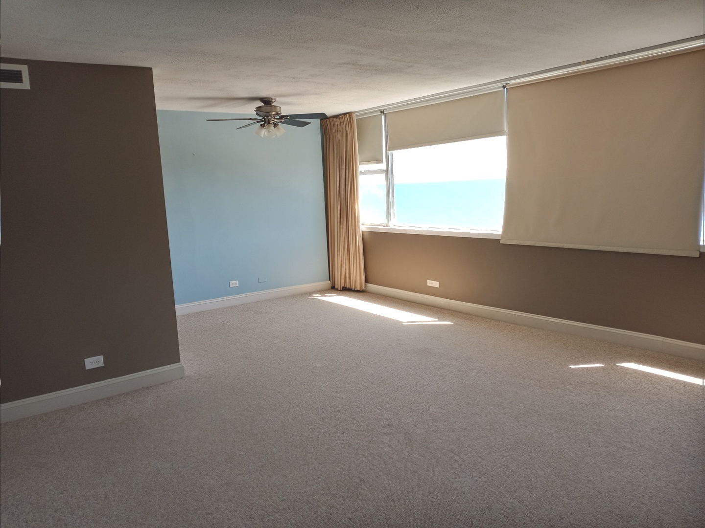 6301 North Sheridan Road, Unit 10V Chicago, IL 60660 - Photo 3 of 14