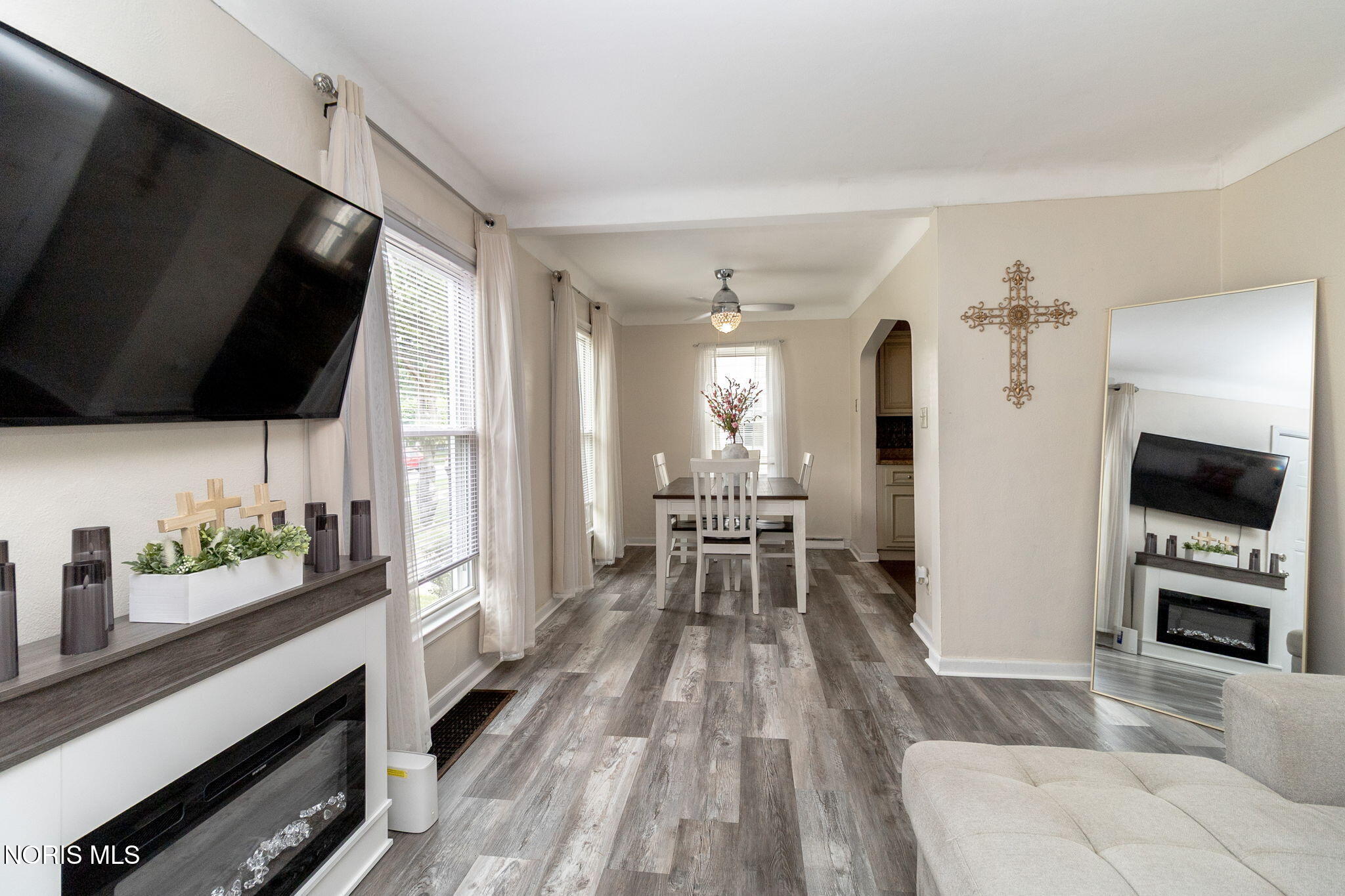2641 Gracewood Road Toledo, OH 43613 - Photo 6 of 32 Gallery Image 6