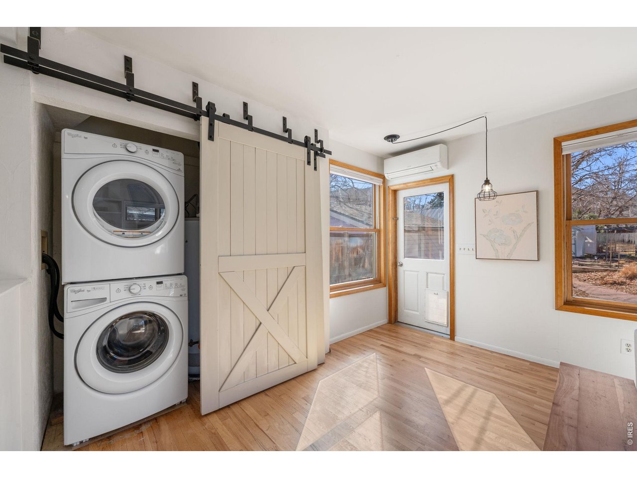 1020 Portland Place Boulder, CO 80304 - Photo 11 of 43 Main level washer/dryer included