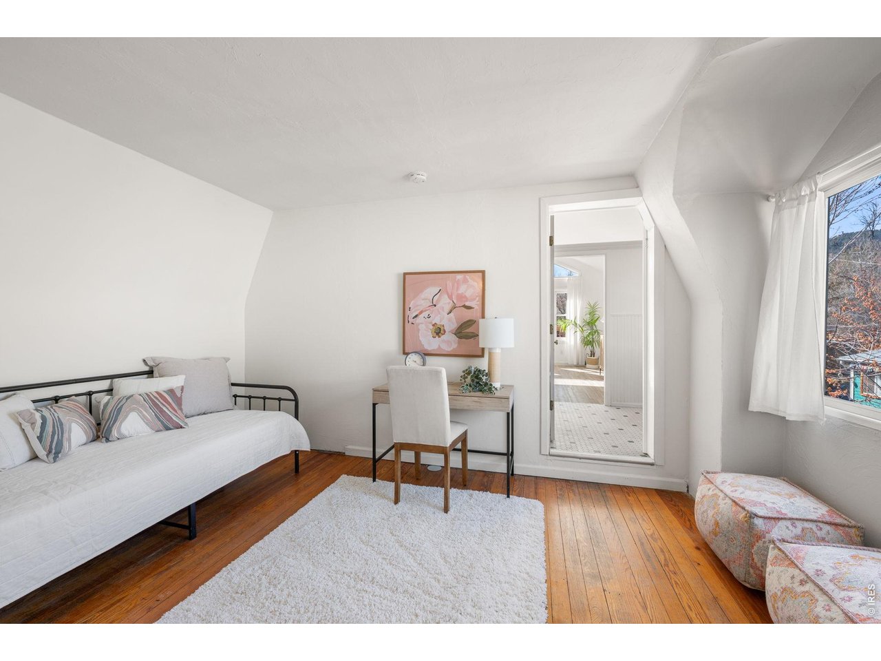 1020 Portland Place Boulder, CO 80304 - Photo 19 of 43 Bedroom 3 - upper level