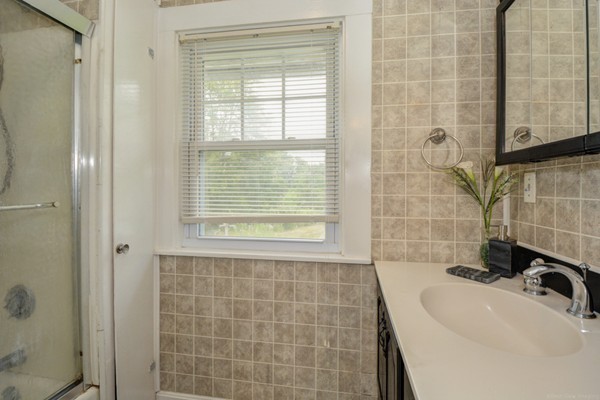 8 Lower Jones Road, Unit B Hopedale, MA 01747 - Photo 15 of 26 Gallery Image 15