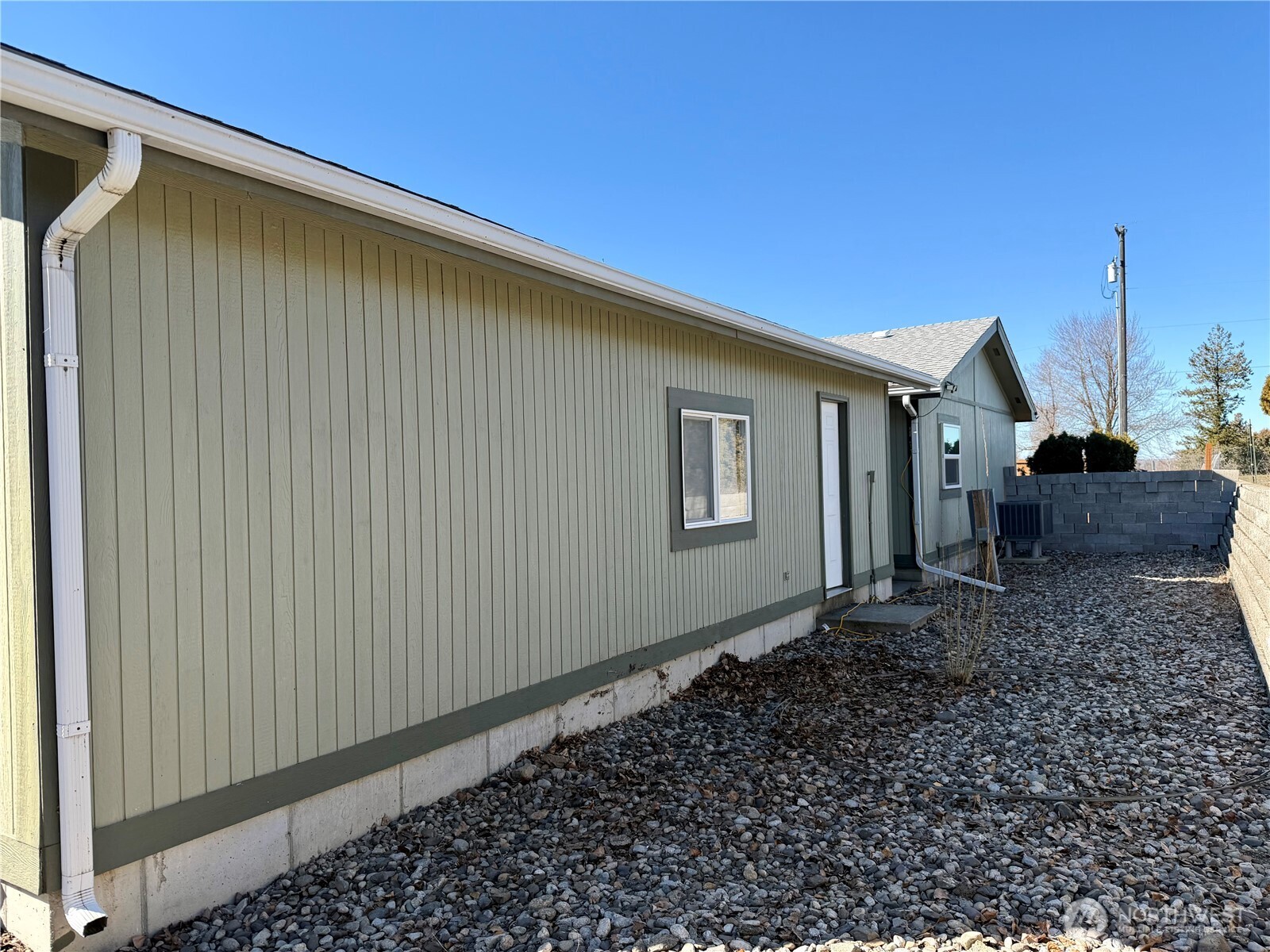 505 Northwest Portland Street Wilbur, WA 99185 - Photo 40 of 40 a backyard of a house