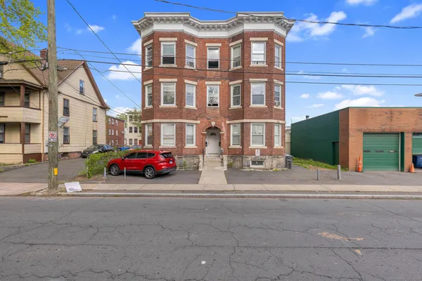 $1,900,000 | 18 South Whitney Street, Hartford, CT 06106