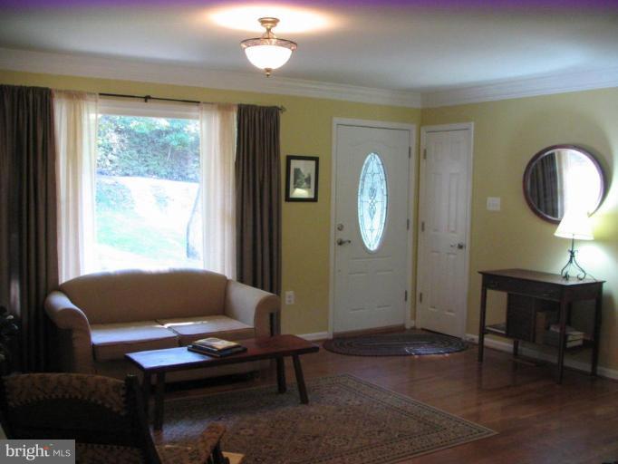 304 Valley Road Front Royal, VA 22630 - Photo 5 of 23 Living Room #2