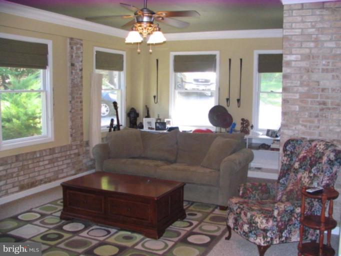 304 Valley Road Front Royal, VA 22630 - Photo 7 of 23 Family Room