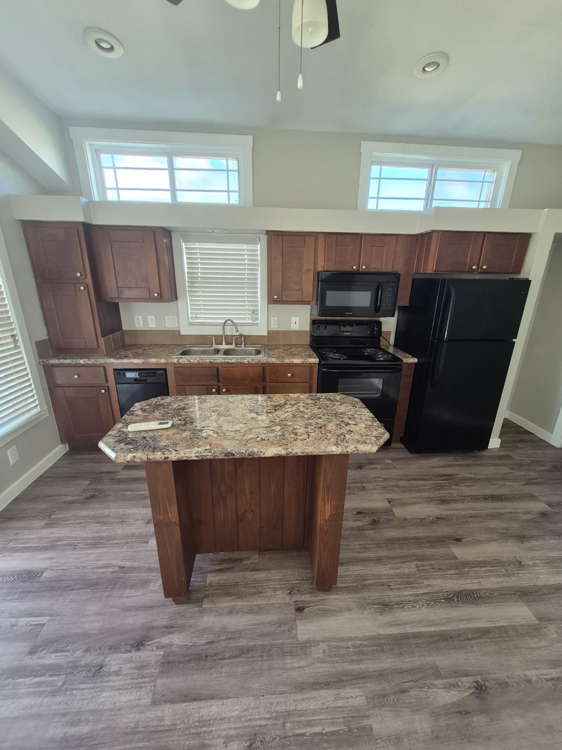 3127 Maverick Loop, Unit 29 Freeport, TX 77541 - Photo 4 of 19