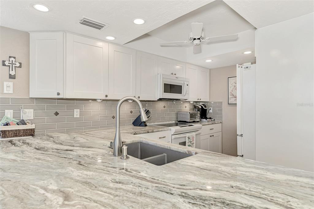 631 Alhambra Road, Unit 1004 Venice, FL 34285 - Photo 15 of 71