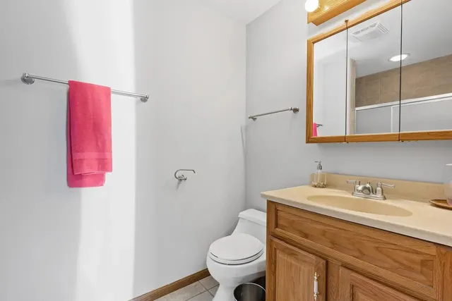 $739,900 | 8 Hampton Court, Mundelein, IL 60060