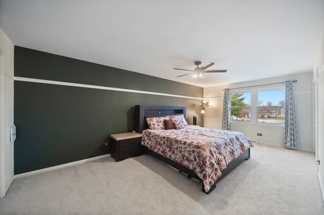 $739,900 | 8 Hampton Court, Mundelein, IL 60060