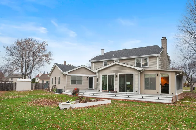 $739,900 | 8 Hampton Court, Mundelein, IL 60060