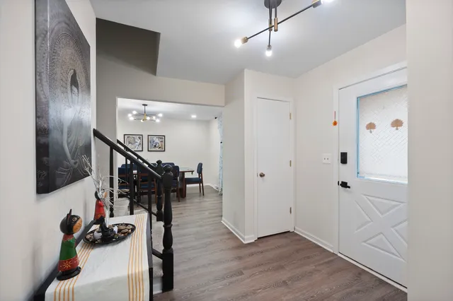 $739,900 | 8 Hampton Court, Mundelein, IL 60060