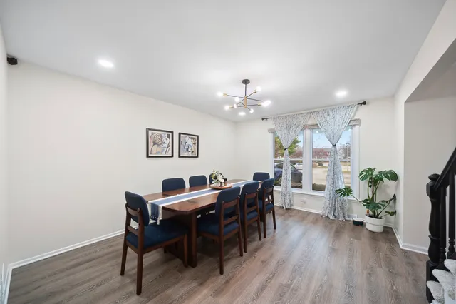 $739,900 | 8 Hampton Court, Mundelein, IL 60060