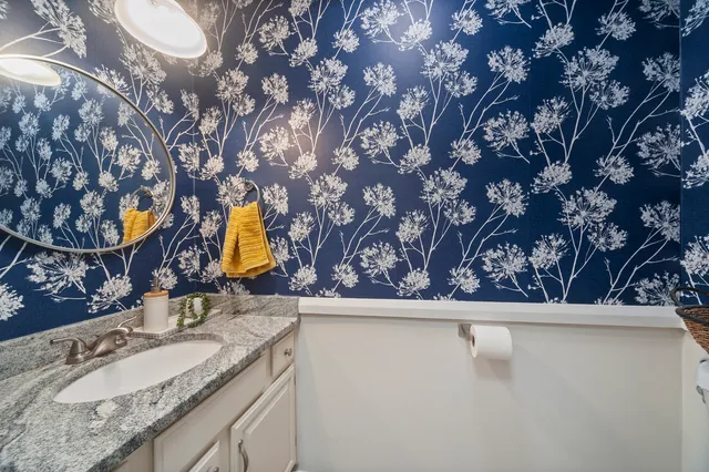 $739,900 | 8 Hampton Court, Mundelein, IL 60060