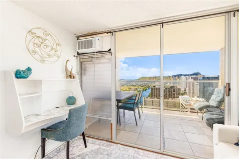 $380,000 | 445 Seaside Avenue, Unit 3505, Honolulu, HI 96815