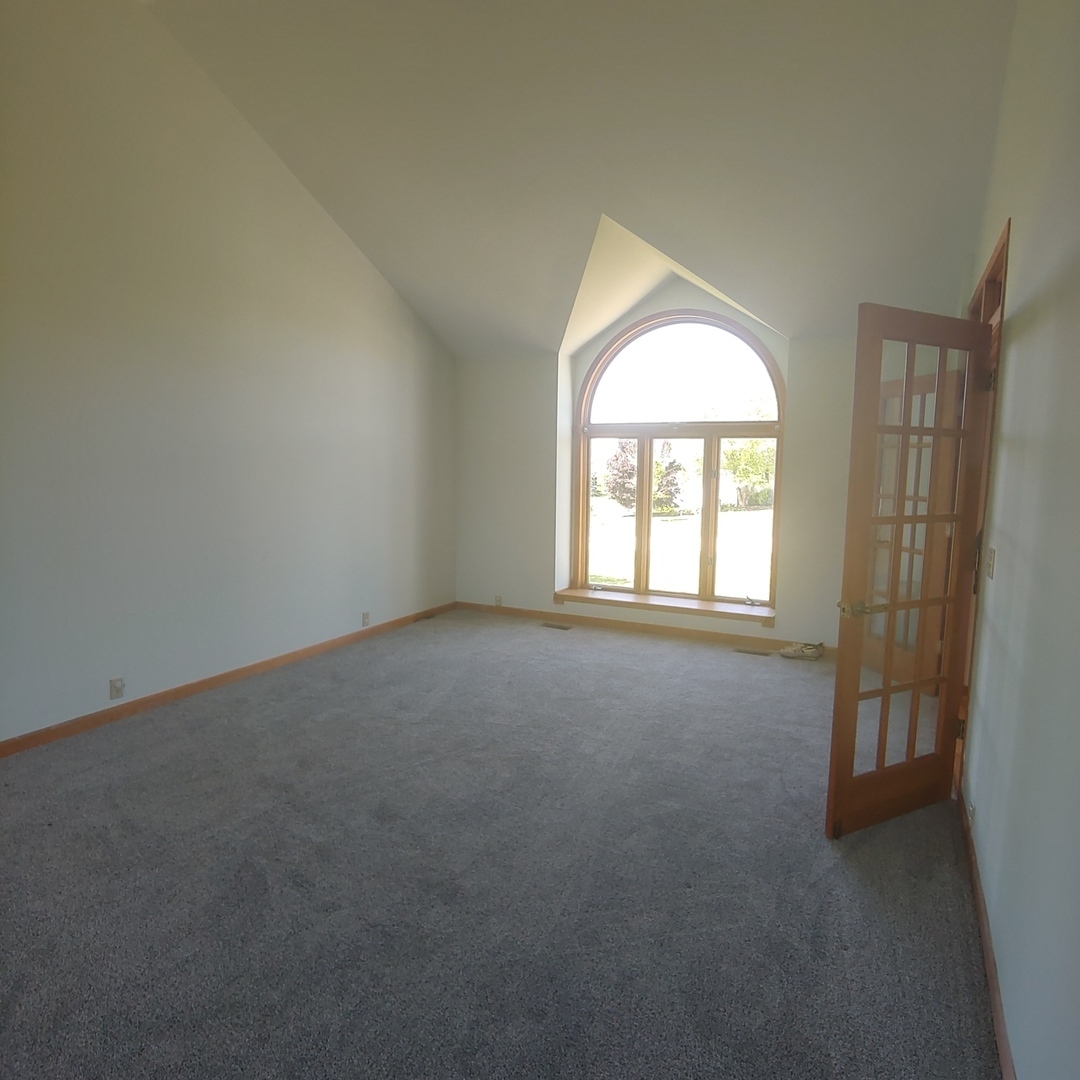 8312 Heather Ridge Spring Grove, IL 60081 - Photo 3 of 19