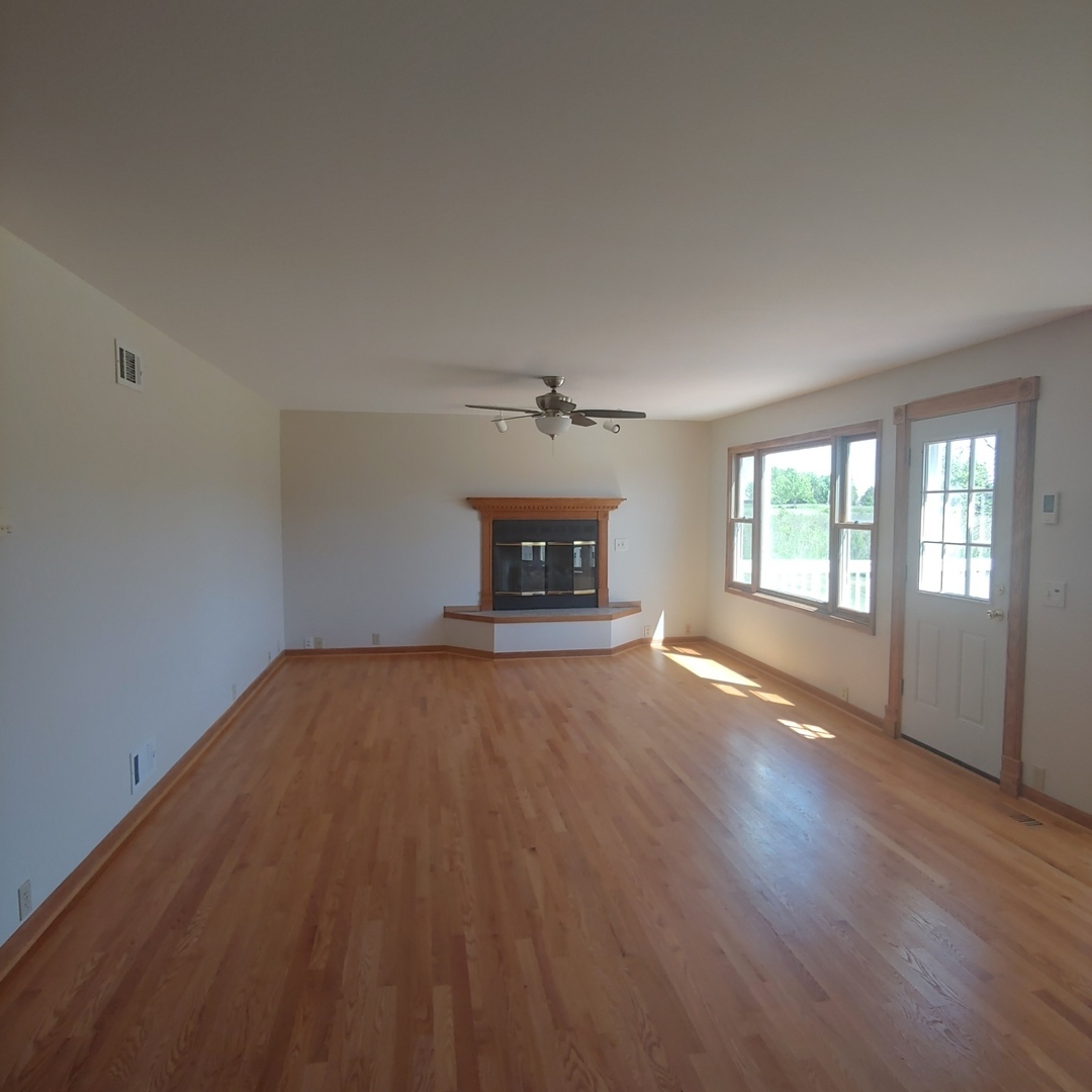 8312 Heather Ridge Spring Grove, IL 60081 - Photo 7 of 19