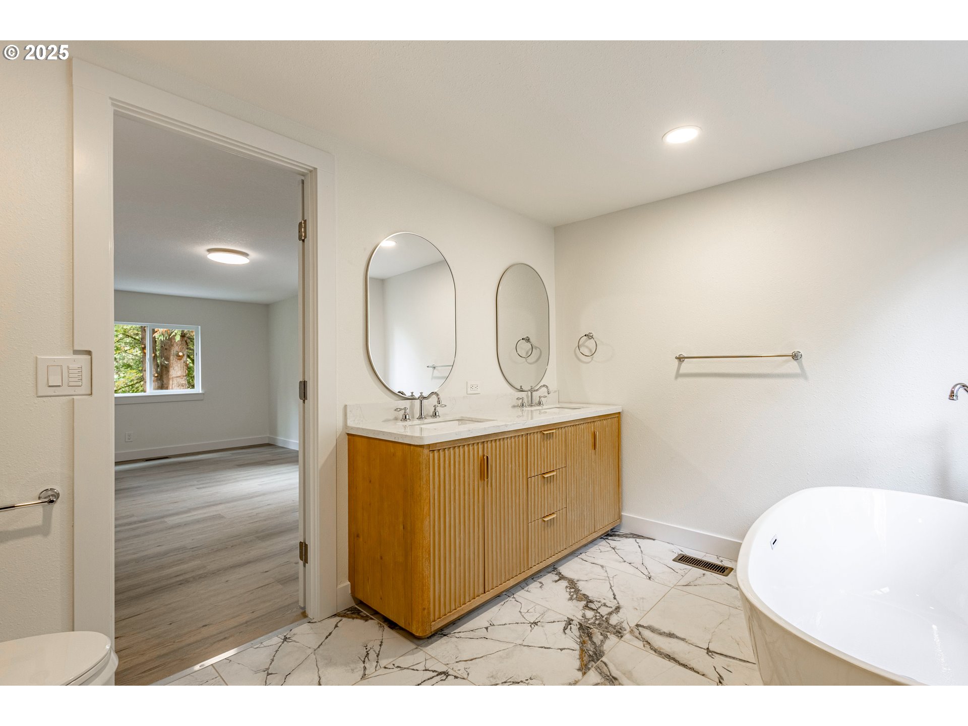 421 Southeast Pounder Road Corbett, OR 97019 - Photo 7 of 40