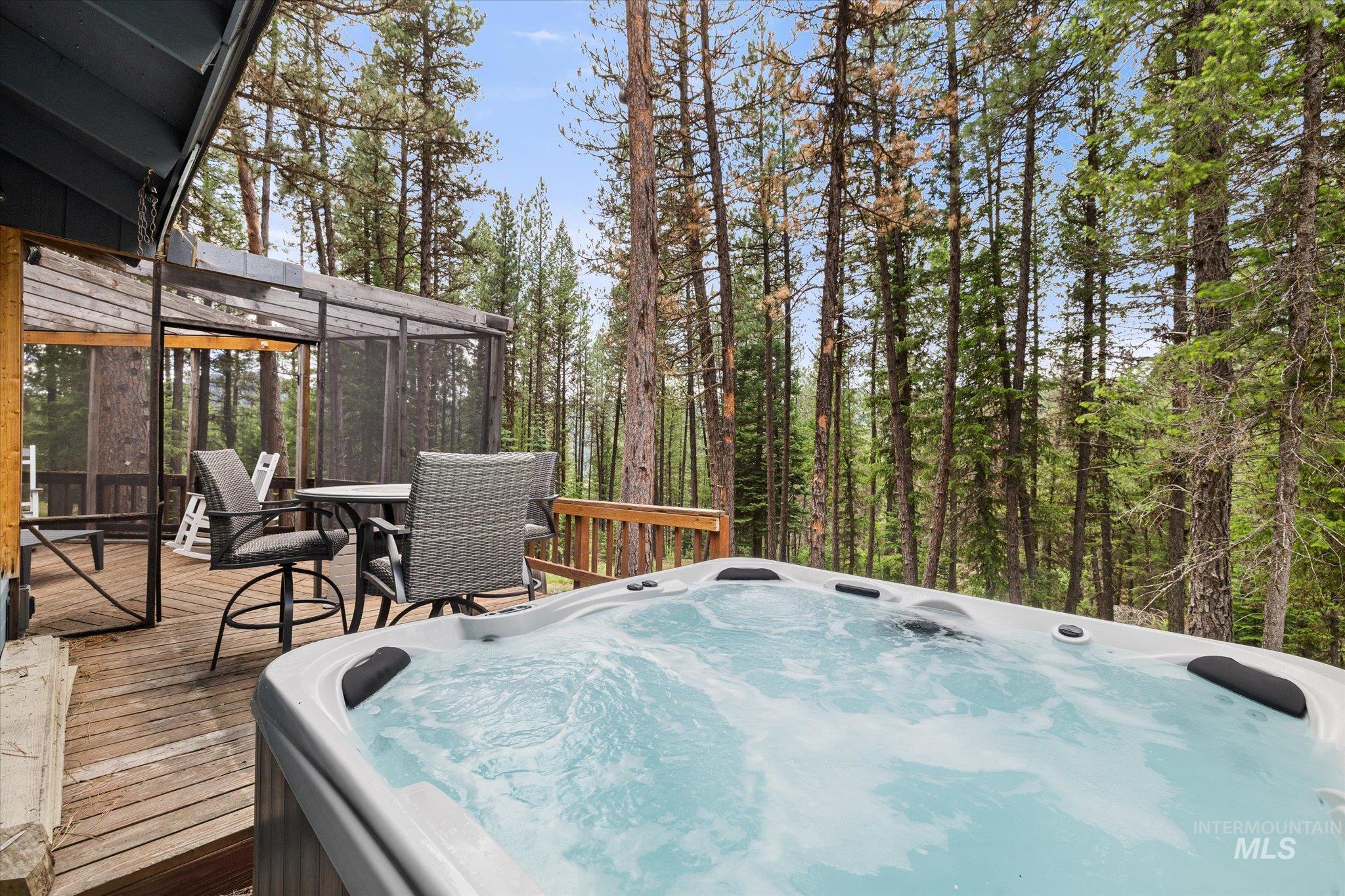 9785 Edna Place Cascade, ID 83611 - Photo 5 of 50