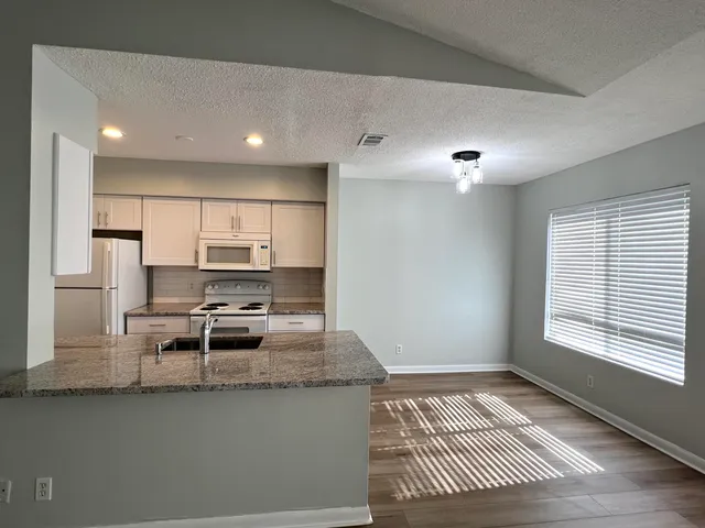 $1,800 | 815 West Boynton Beach Boulevard, Unit 6204, Boynton Beach, FL 33426