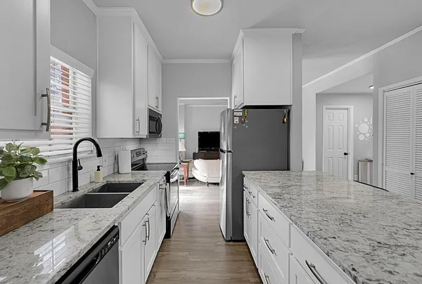 $249,000 | 600 Bagby Avenue, Unit 2A, Waco, TX 76706