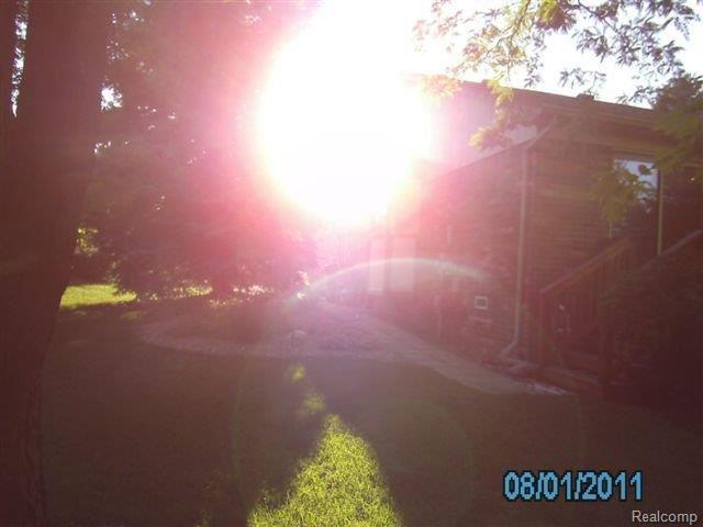 2107 Highsplint Drive Rochester, MI 48307 - Photo 22 of 23 SANY1931.JPG