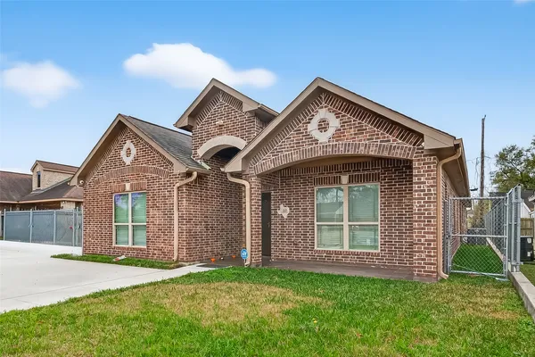 $405,000 | 213 West Jackson Avenue, Pasadena, TX 77506