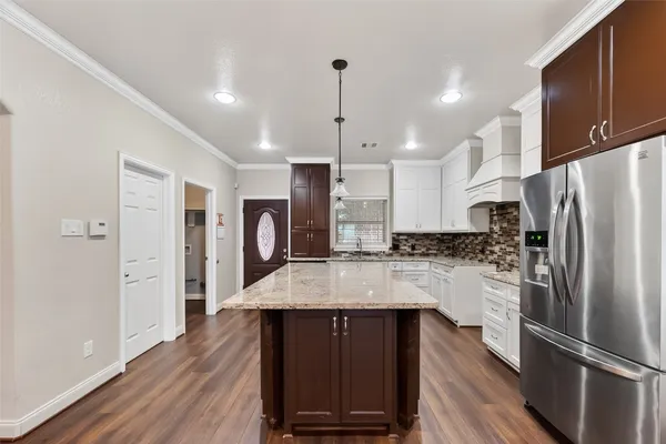 $405,000 | 213 West Jackson Avenue, Pasadena, TX 77506