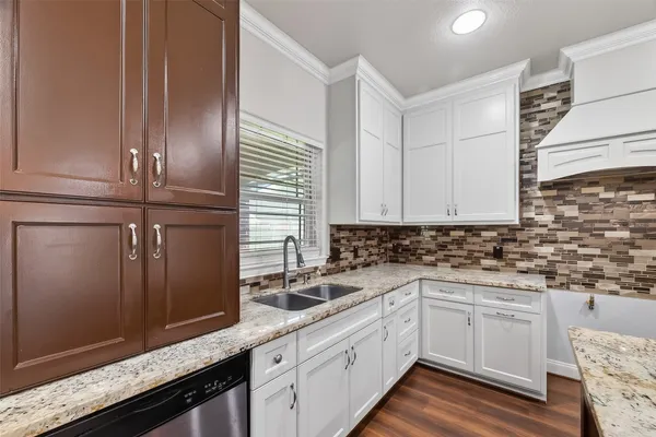 $405,000 | 213 West Jackson Avenue, Pasadena, TX 77506