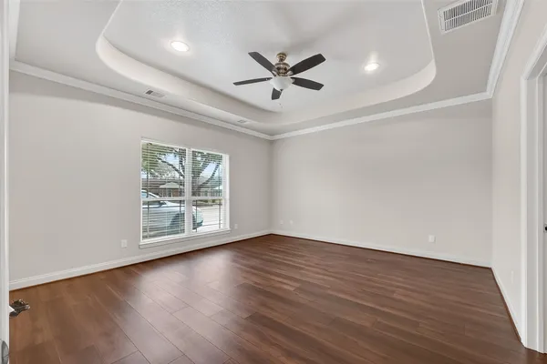$405,000 | 213 West Jackson Avenue, Pasadena, TX 77506